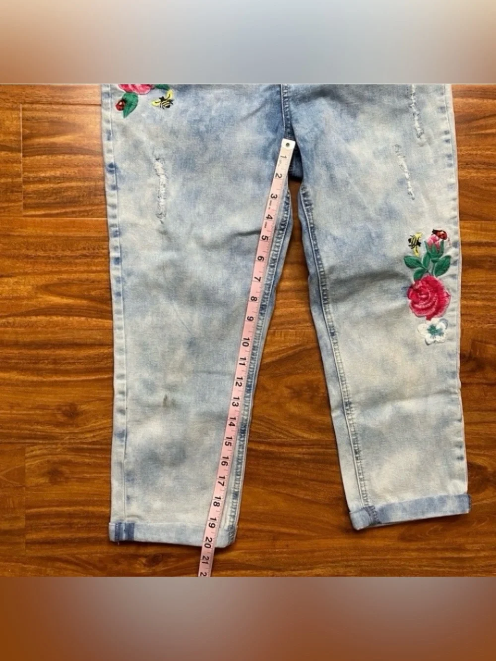 3/$25 Justice Girls Blue Acid Wash Floral Embroidered Crop Jeans Size 14 Plus